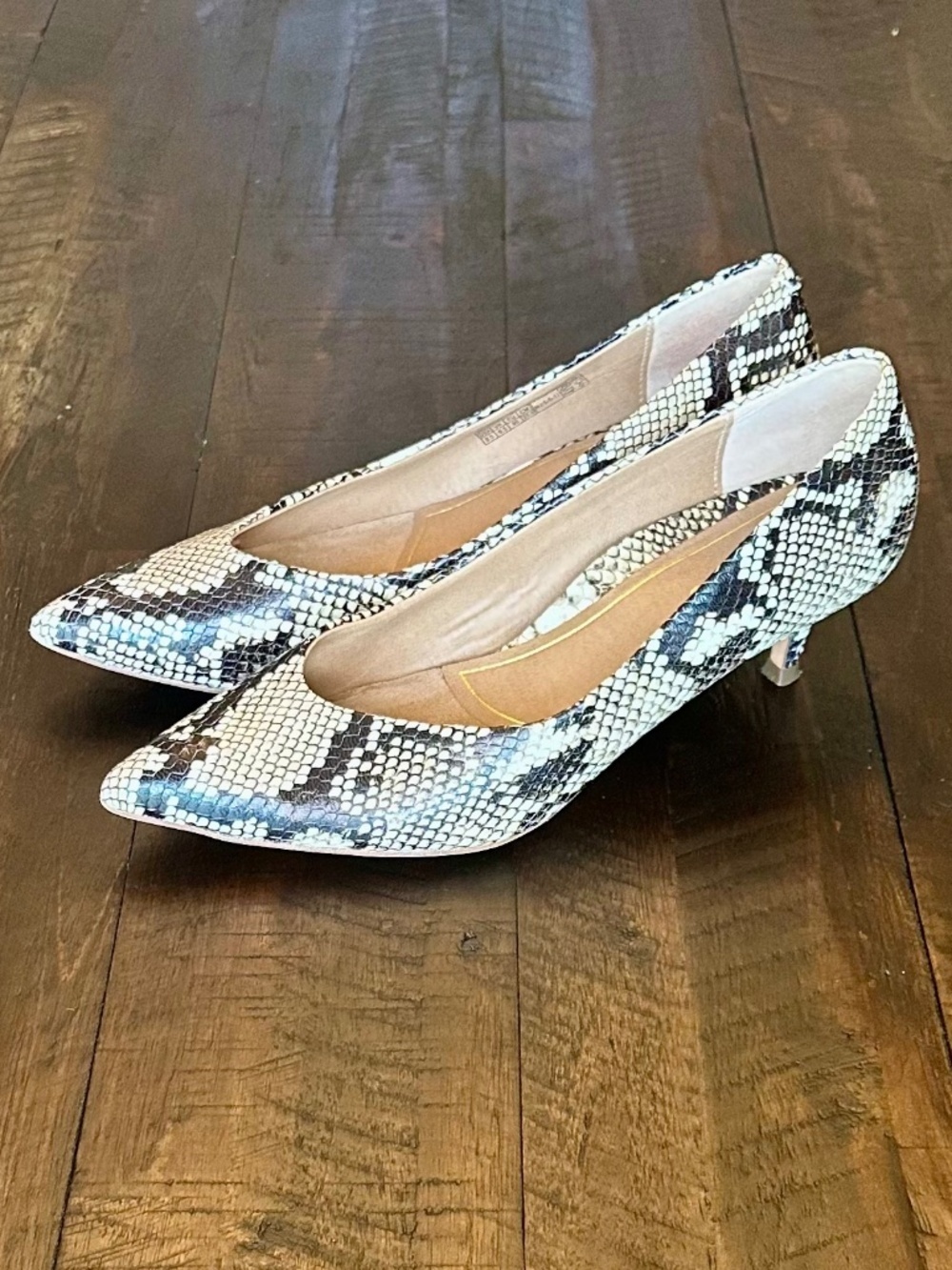Vionic Josie Kitten Heel Snakeskin Pumps, Size 8.5